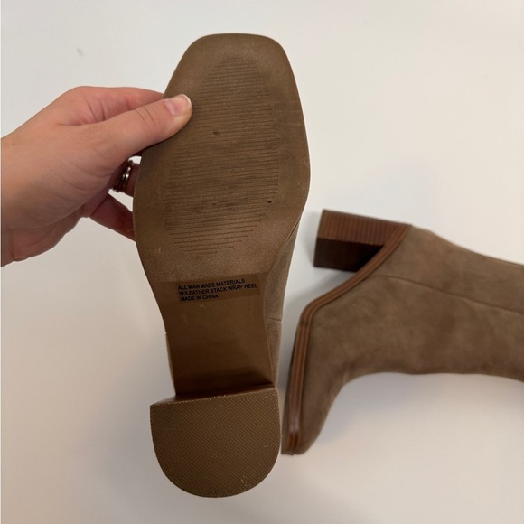 DV by Dolce Vita Suede Brown Boots Block Heel size 7.5 - Picture 7 of 9